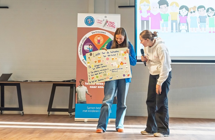 Kinderen roepen zorgverleners op in Manifest: zorg voor meer comfort